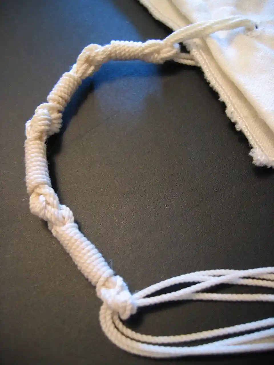 https://commons.wikimedia.org/wiki/File:Tzitzis_Shot.JPG